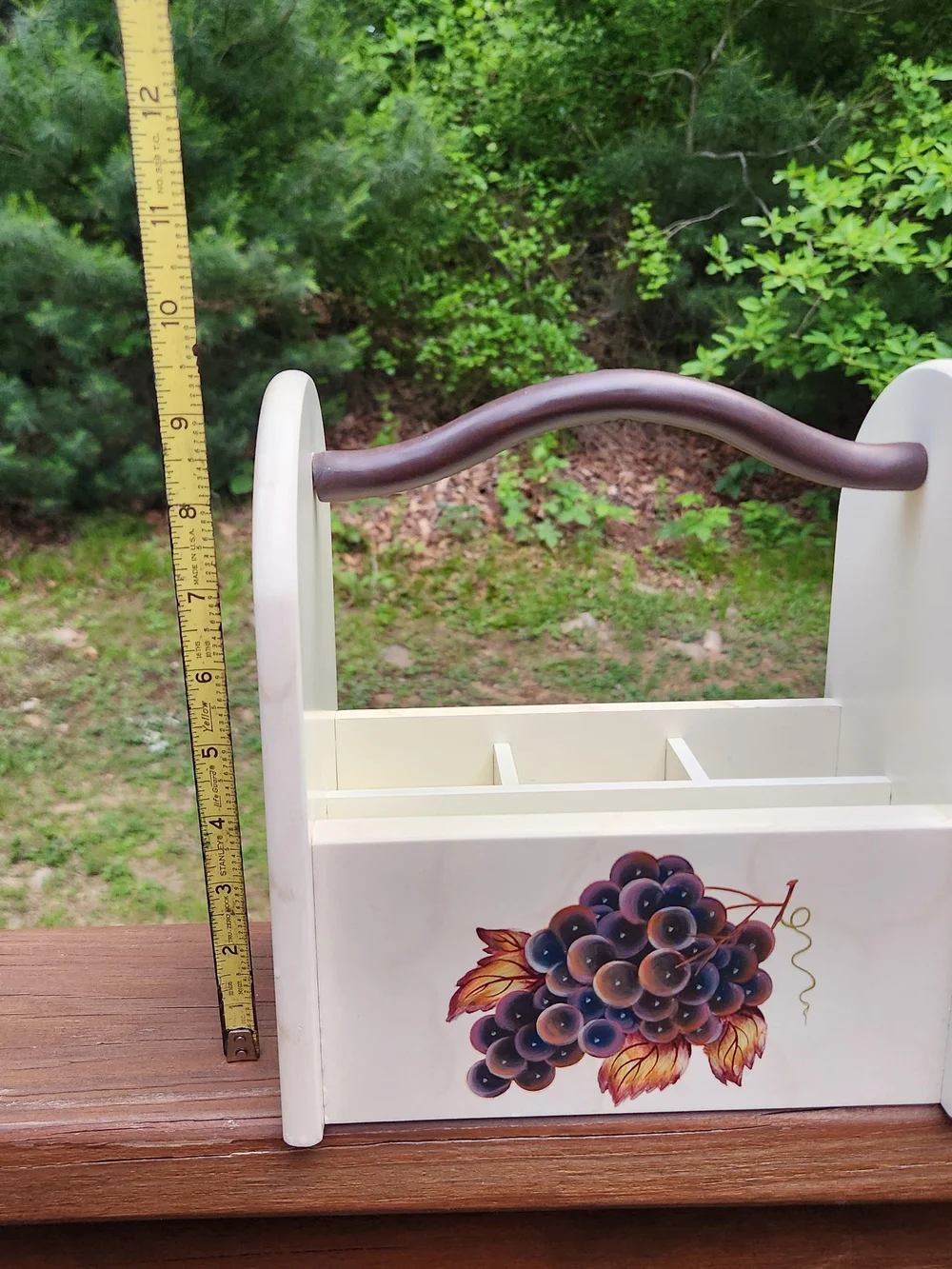 Pomerantz Wooden Utensil Caddy with Grape Motif